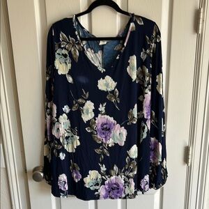 Sew In Love Floral V-Neck Women's Top - Navy and Purple